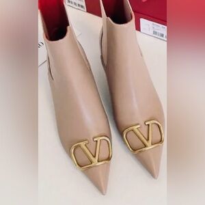 Valentino Garavani booties size 36-36.5 worn, very good condition